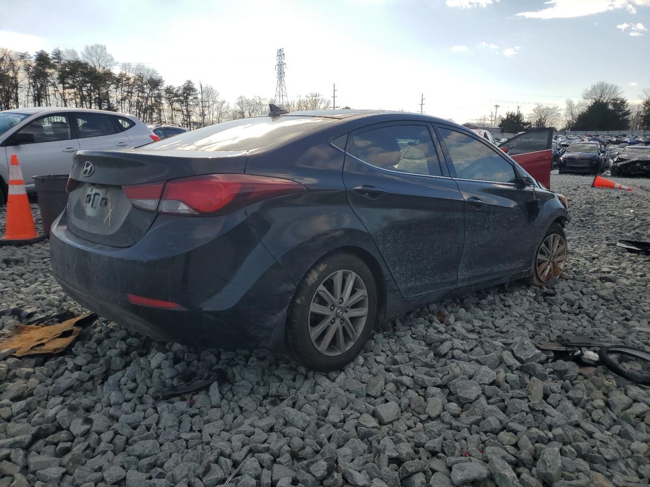 2015 Hyundai Elantra - Image 3