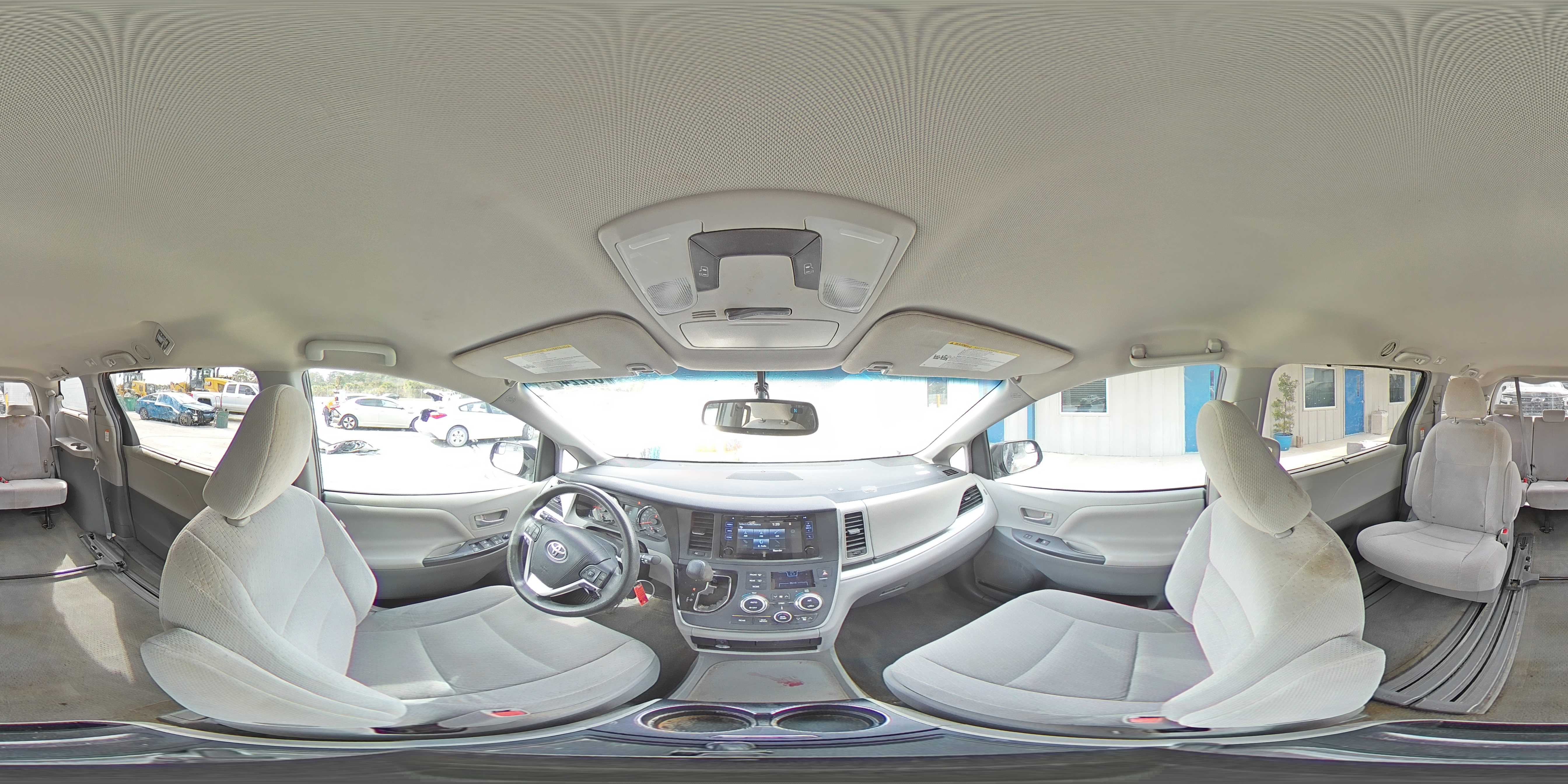 2015 Toyota Sienna - Image 15