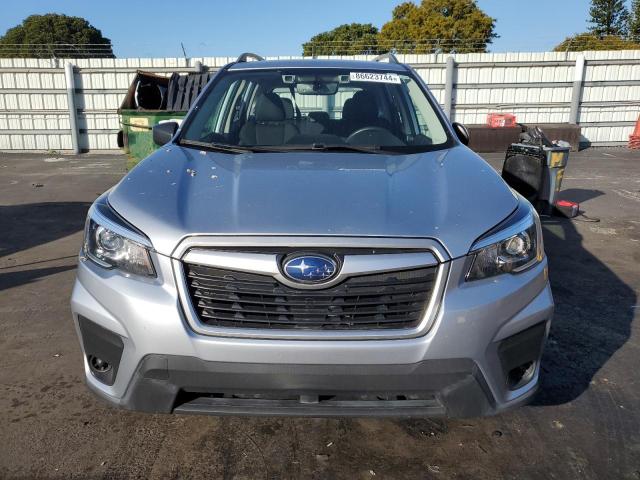  SUBARU FORESTER 2019 Srebrny