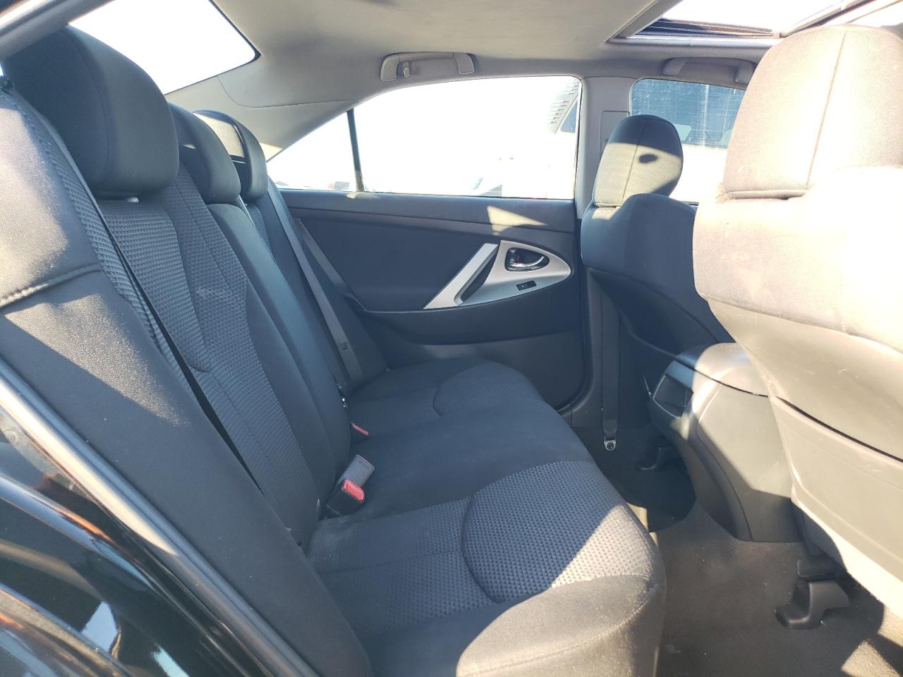 2011 Toyota Camry - Image 10