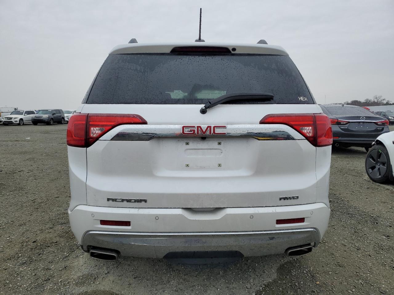 2018 GMC Acadia - Image 6