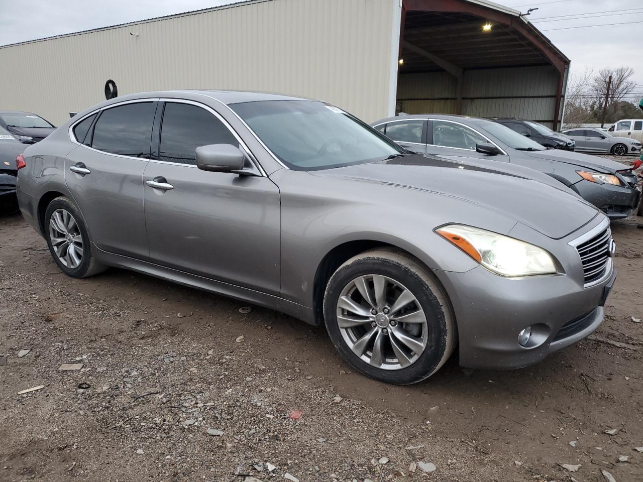 2013 Infiniti M - Image 4