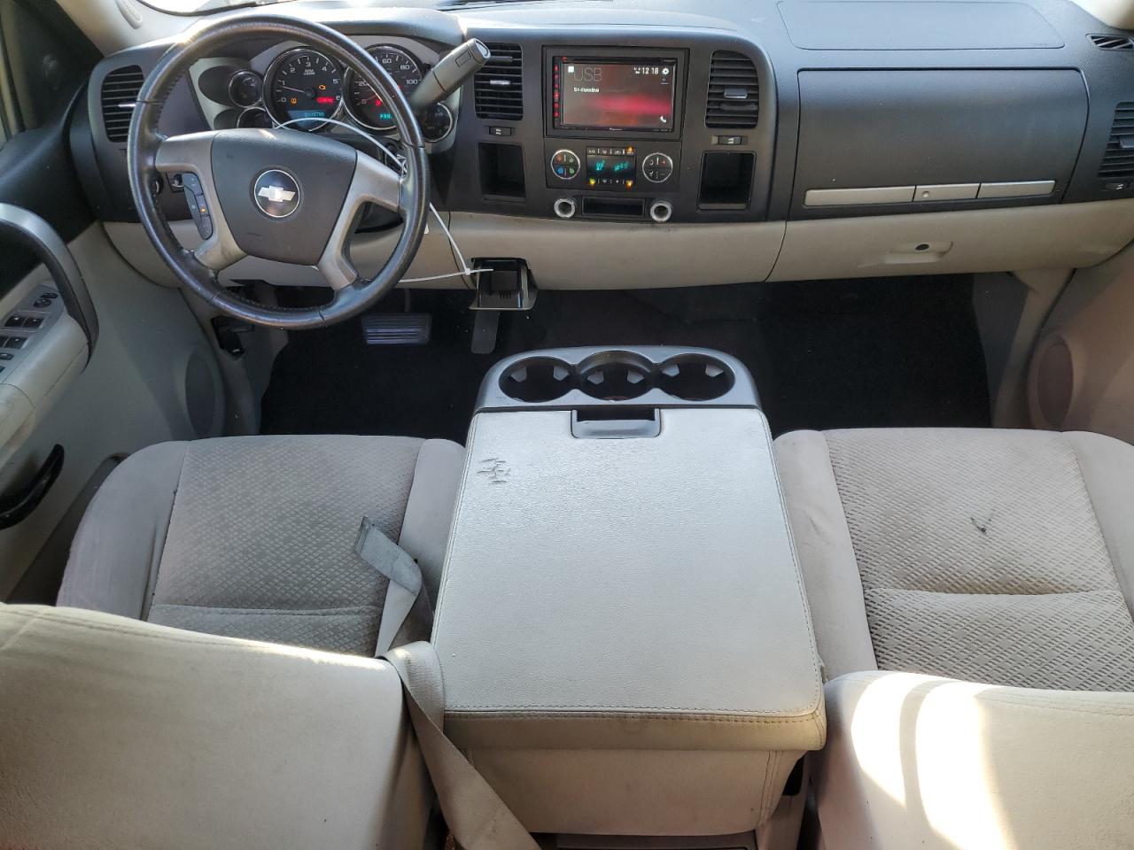 2007 Chevrolet Silverado - Image 8