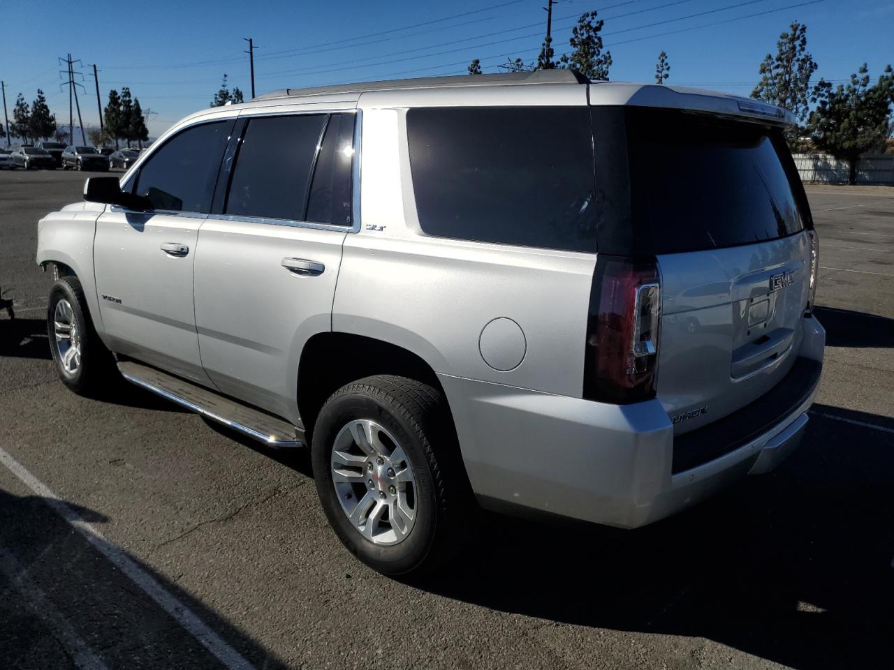 2020 GMC Yukon - Image 2