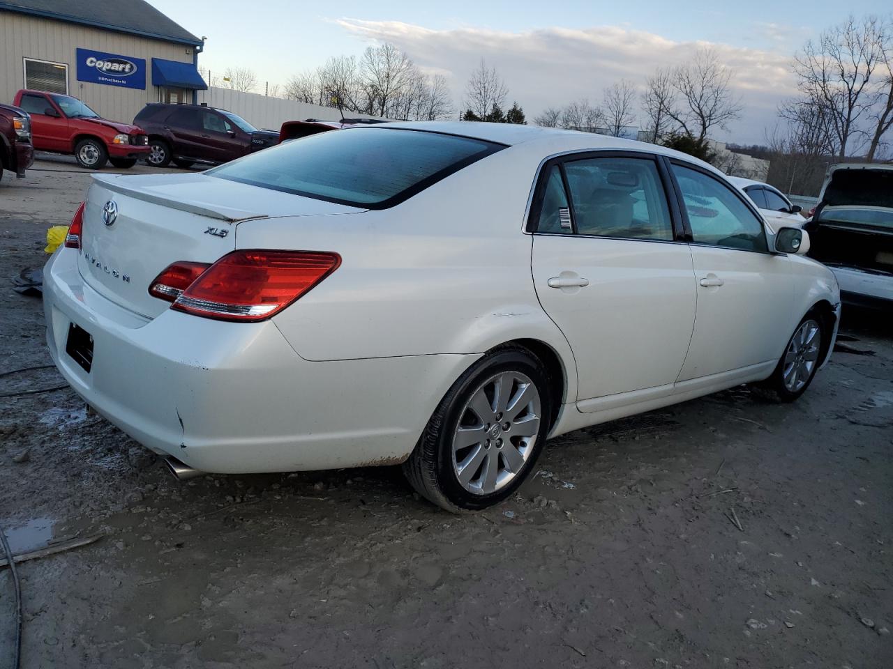 2006 Toyota Avalon - Image 3