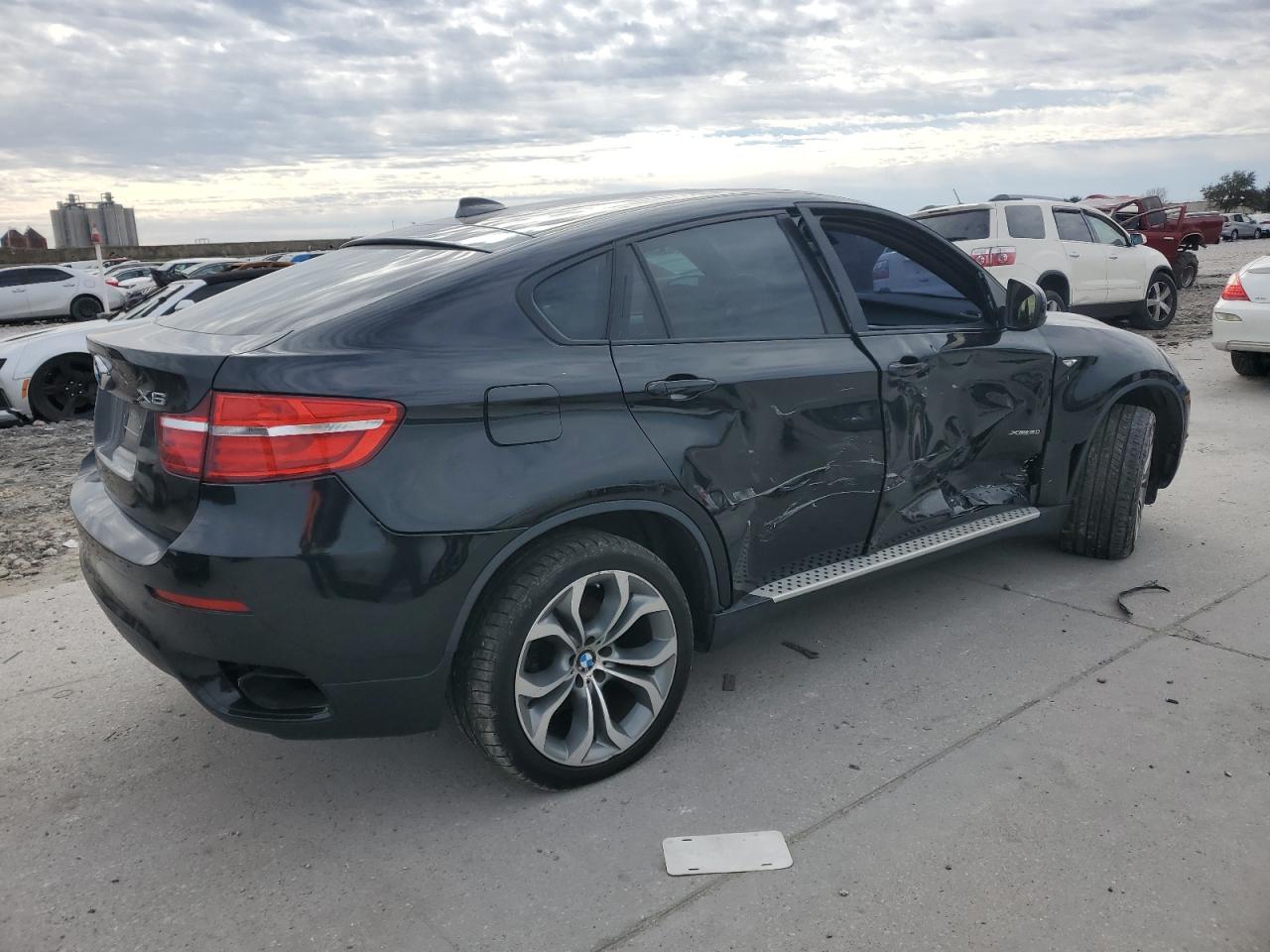 VIN 5UXFG8C54EL592602 2014 BMW X6 no.3