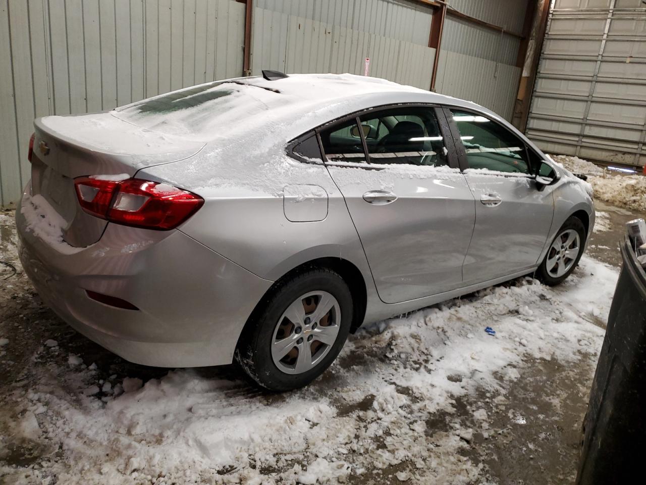 2018 Chevrolet Cruze - Image 3