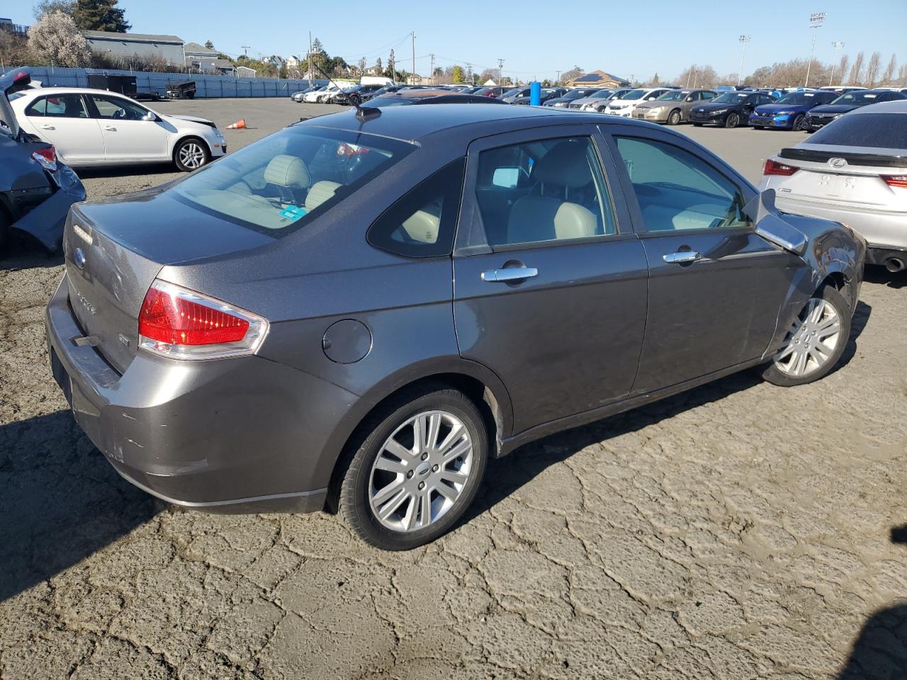 2010 Ford Focus - Image 3