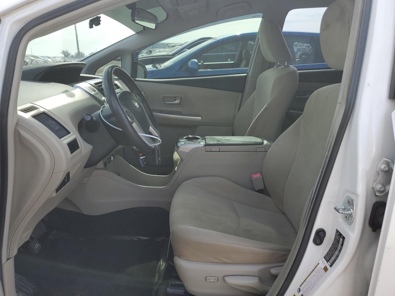 2013 Toyota Prius - Image 7