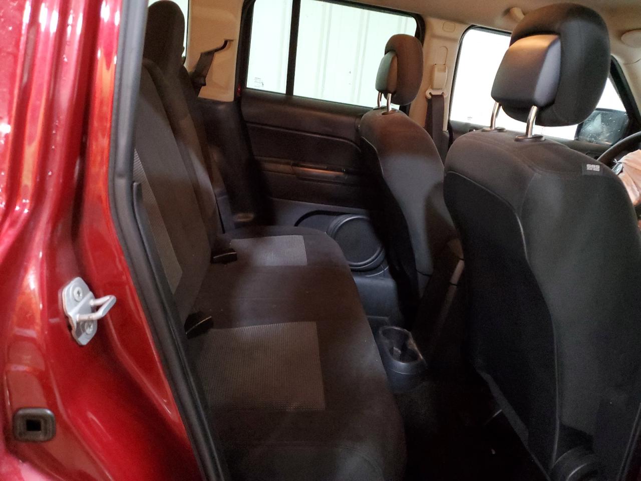 2016 Jeep Liberty (Patriot) - Image 10