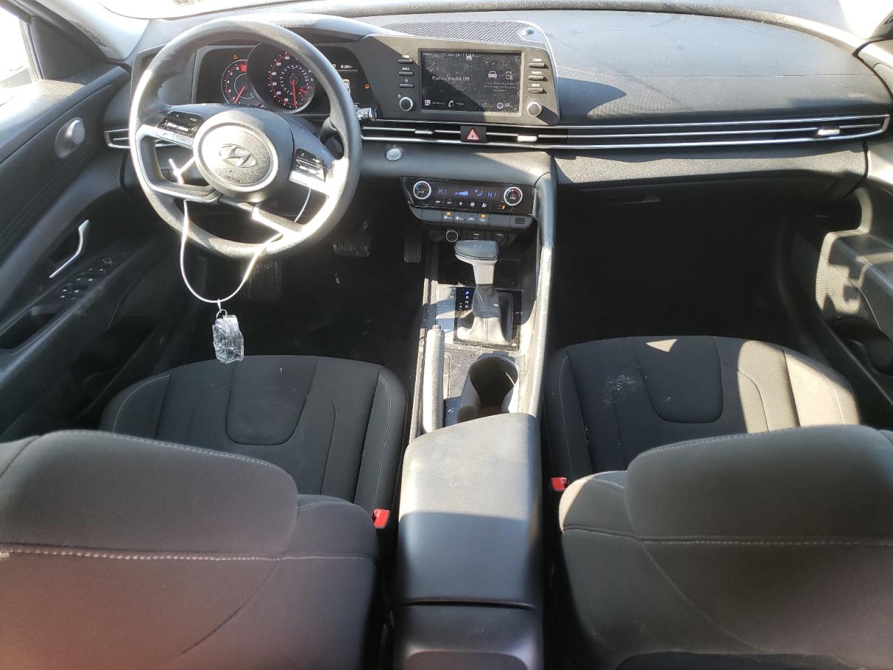 2023 Hyundai Elantra - Image 8