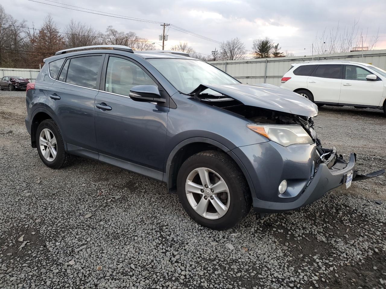 2014 Toyota RAV 4 - Image 4