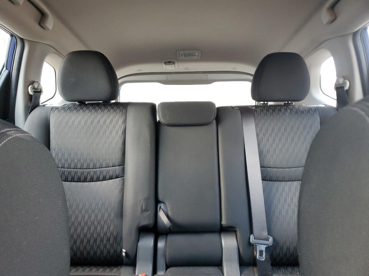 2018 Nissan Rogue - Image 10