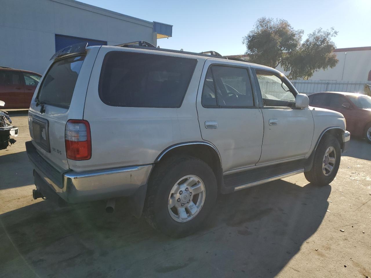 2000 Toyota 4Runner - Image 3