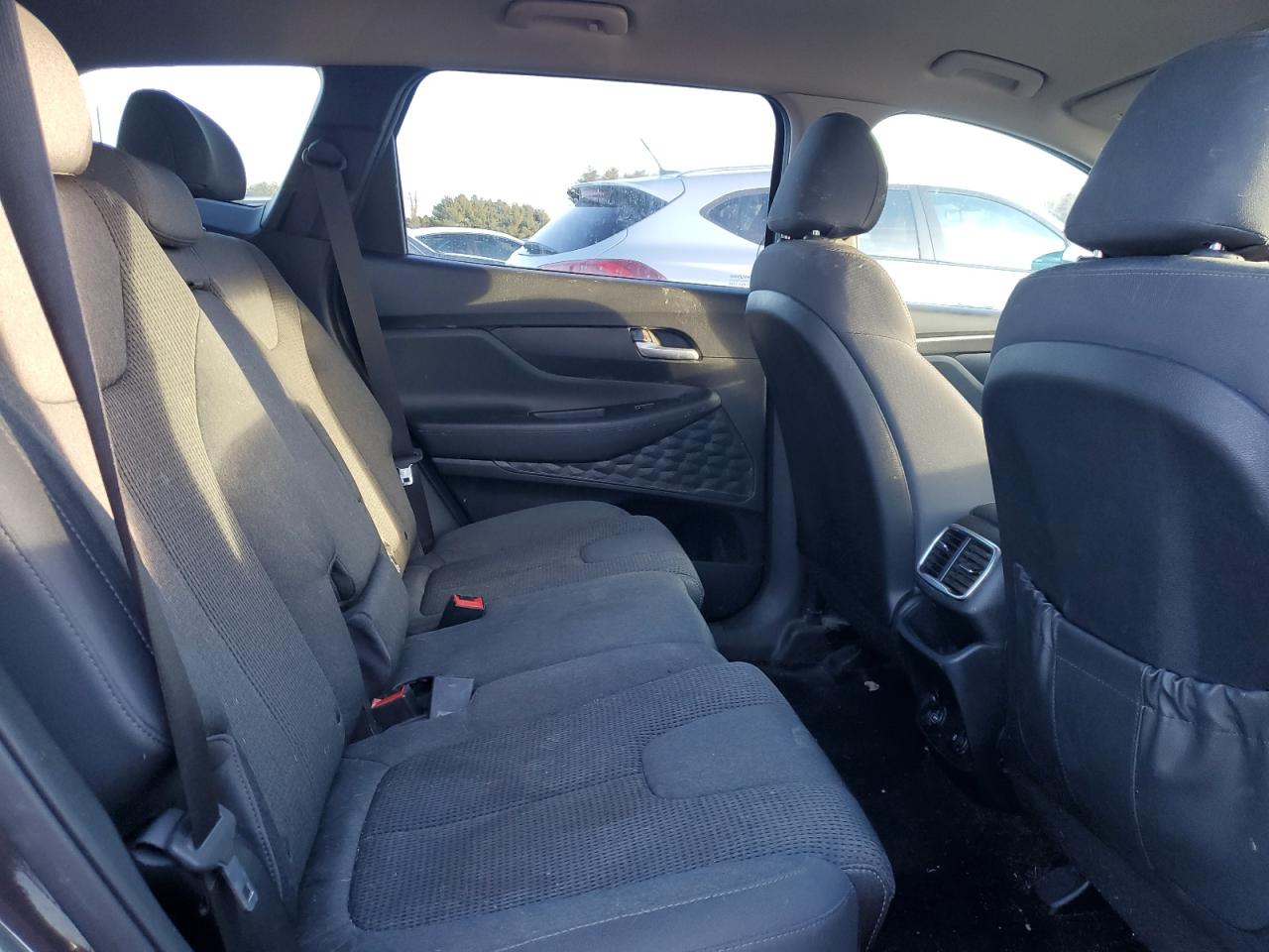 2020 Hyundai Santa Fe - Image 11