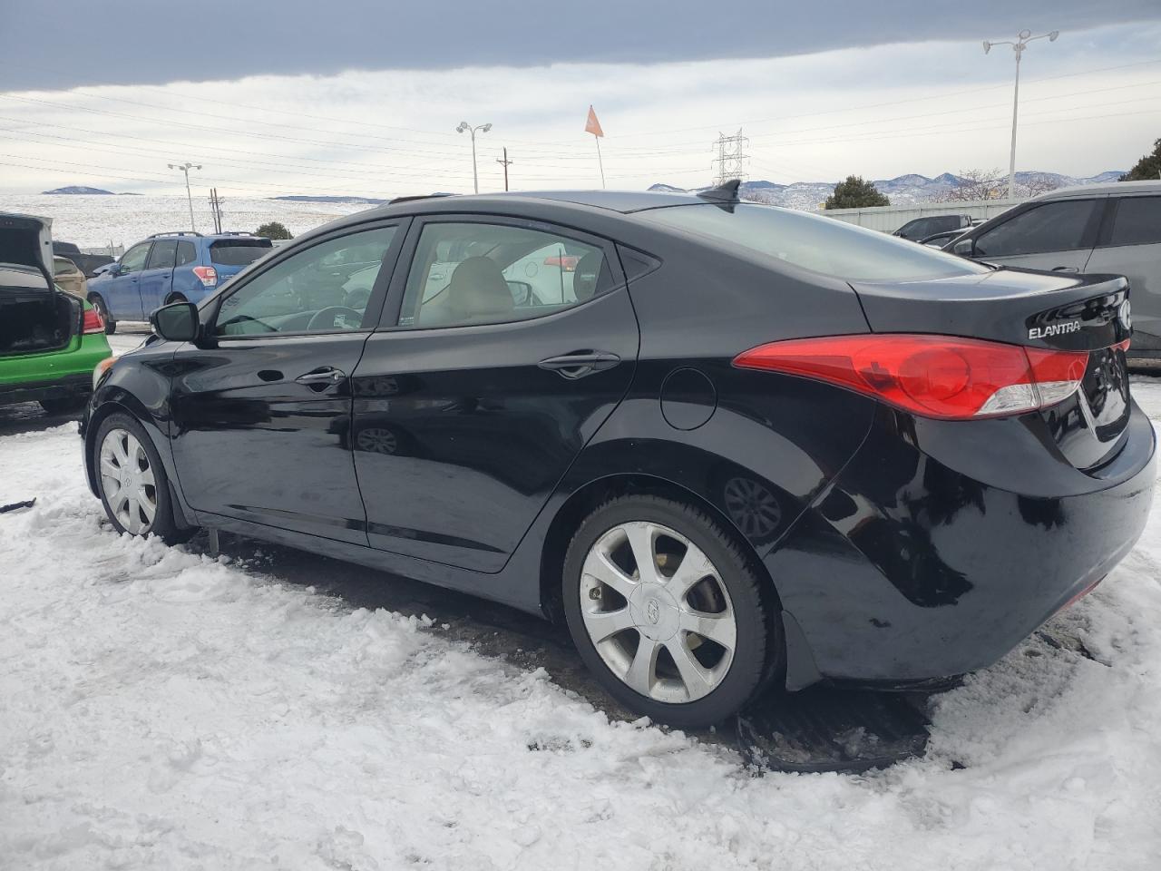 2013 Hyundai Elantra - Image 2