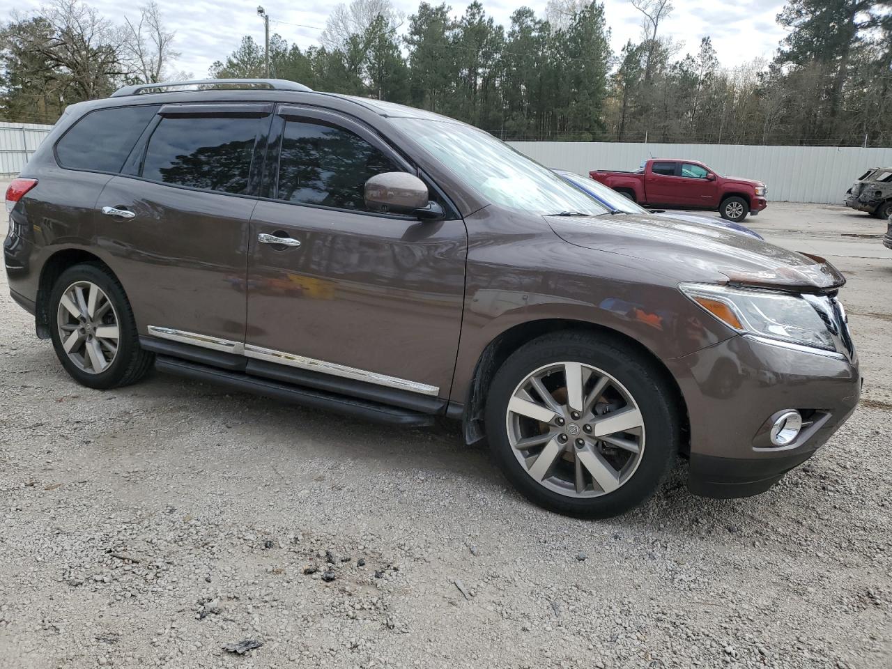 2016 Nissan Pathfinder - Image 4