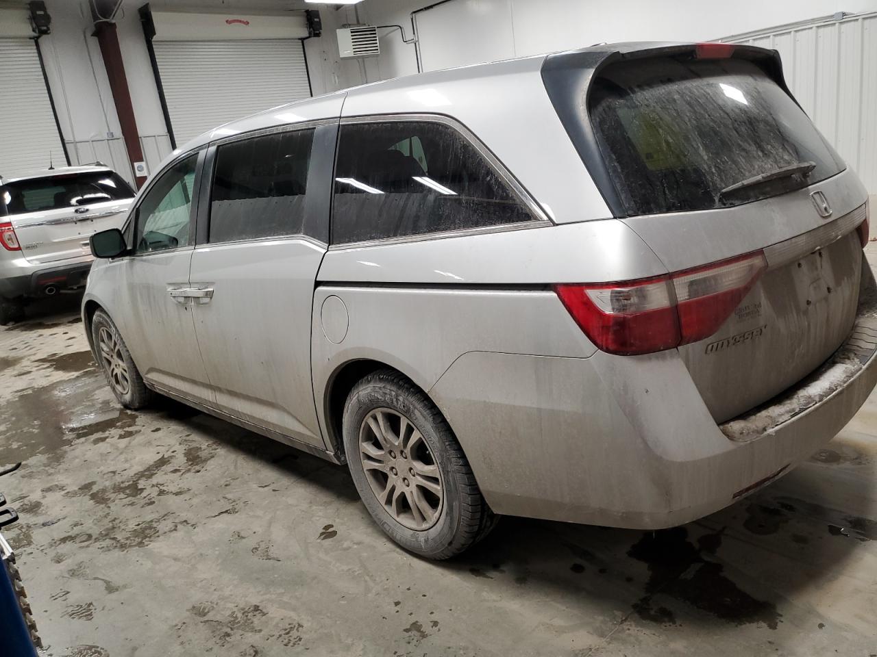 2011 Honda Odyssey - Image 2