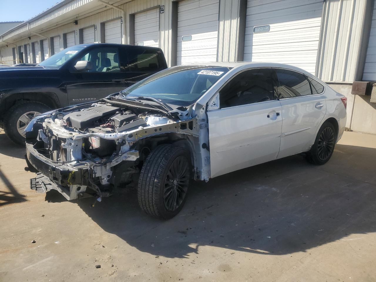 2016 Toyota Avalon - Image 1