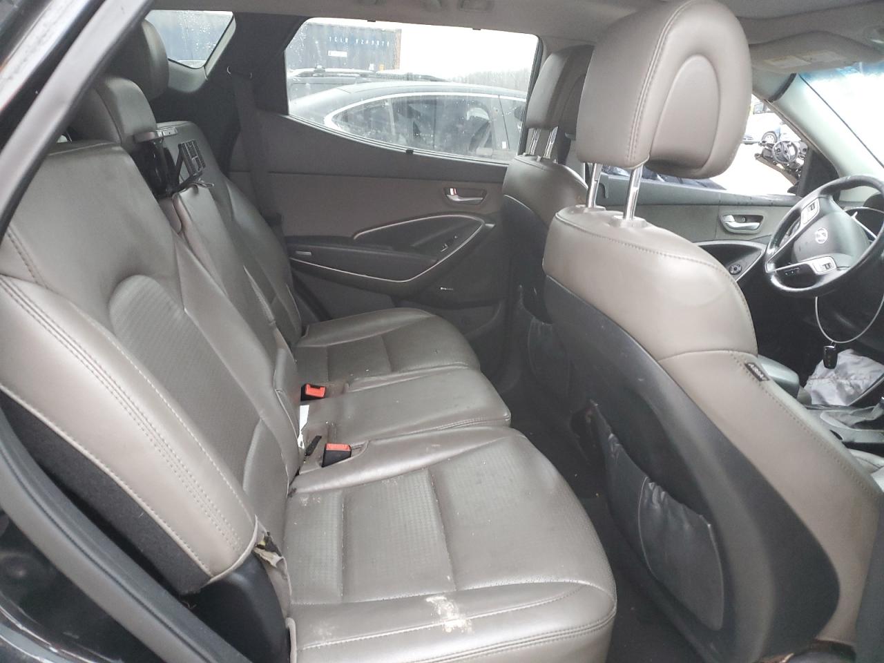 2013 Hyundai Santa Fe - Image 11