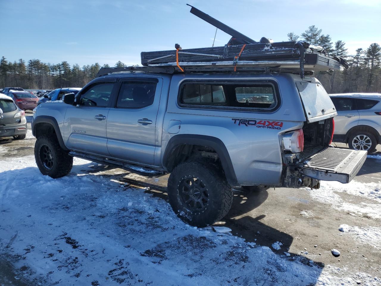 2016 Toyota Tacoma - Image 2