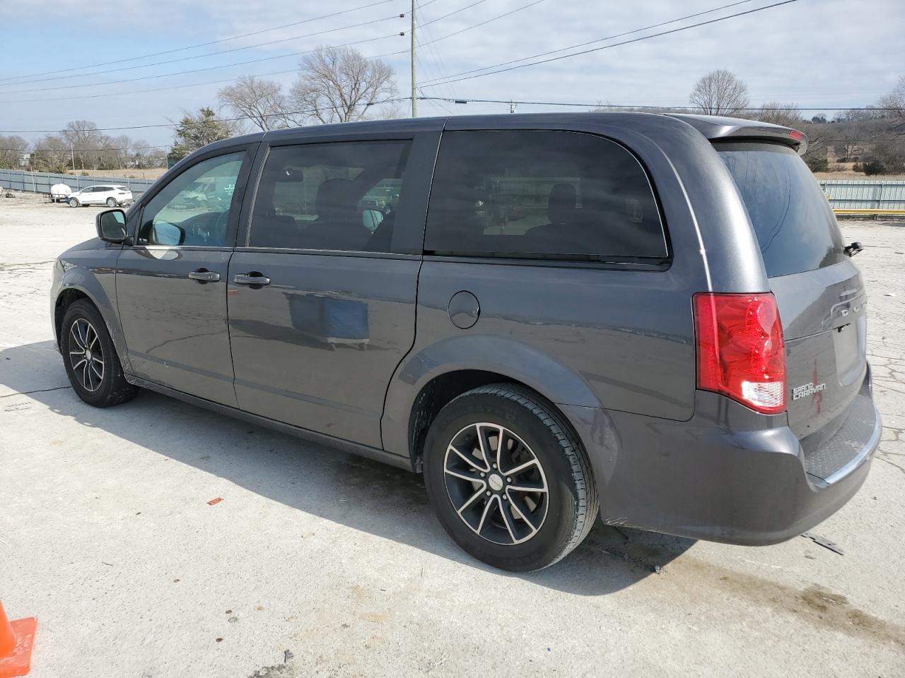 2019 Dodge Caravan - Image 2