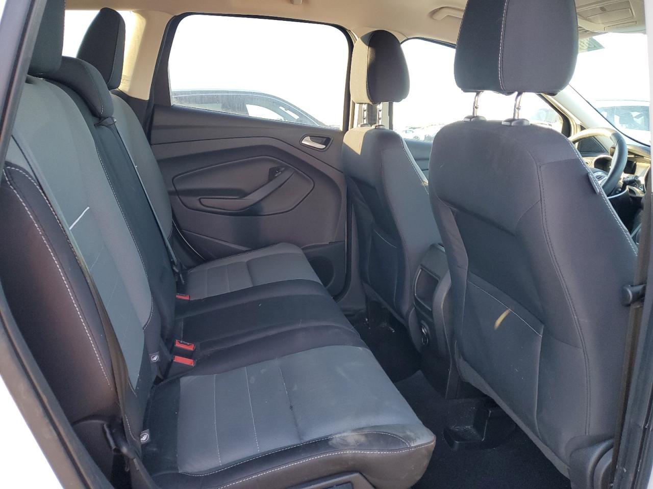 2015 Ford Escape - Image 11