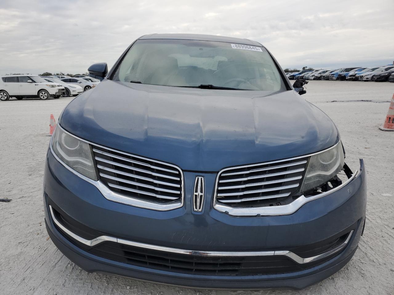 2018 Lincoln MKX - Image 5