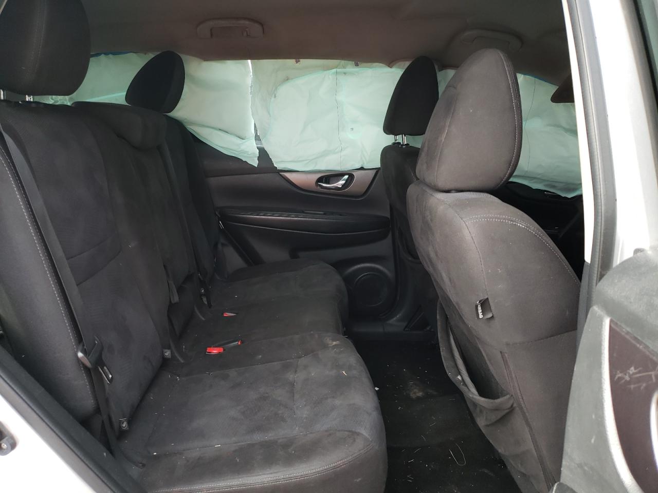 2015 Nissan Rogue - Image 11