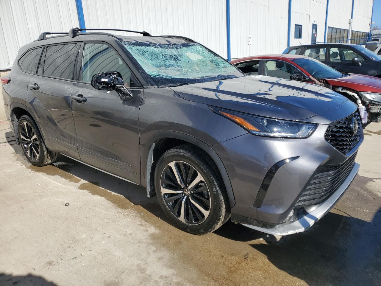 2022 Toyota Highlander - Image 4