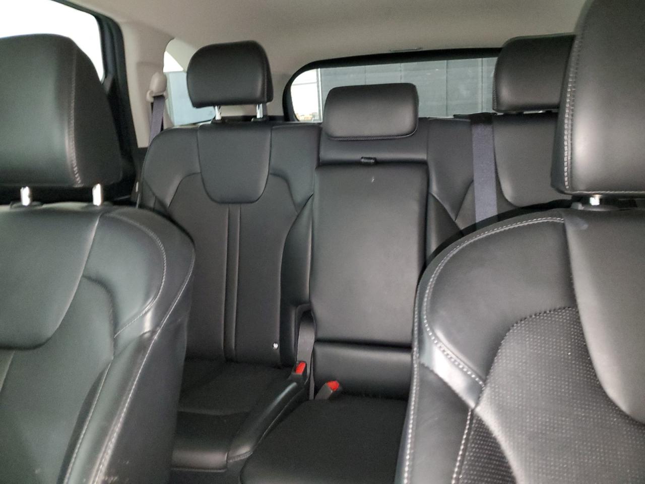 2024 Kia Sorento - Image 10
