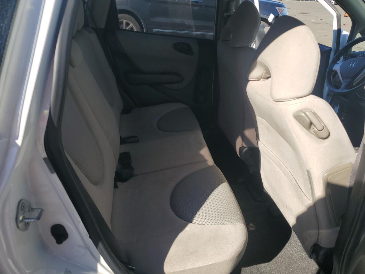 2007 Honda Fit - Image 10
