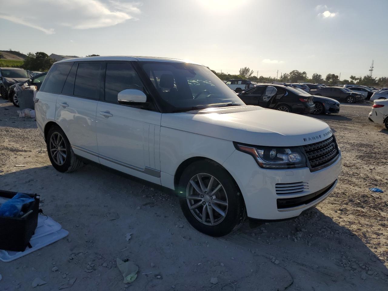 2017 Land Rover Range Rover - Image 4