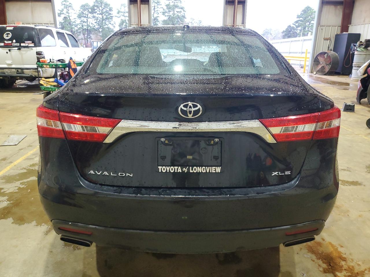 2015 Toyota Avalon - Image 6