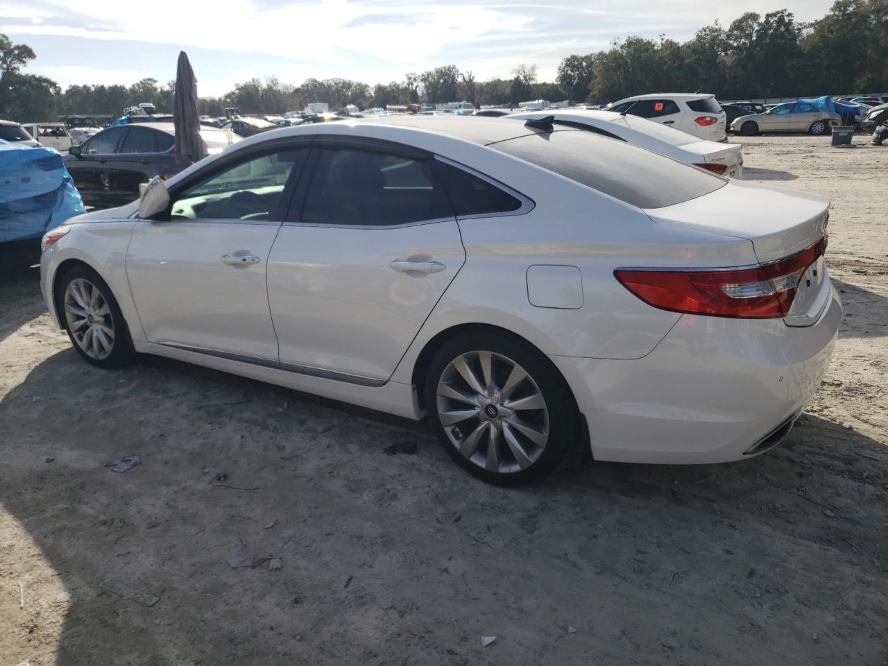 2012 Hyundai Azera - Image 2