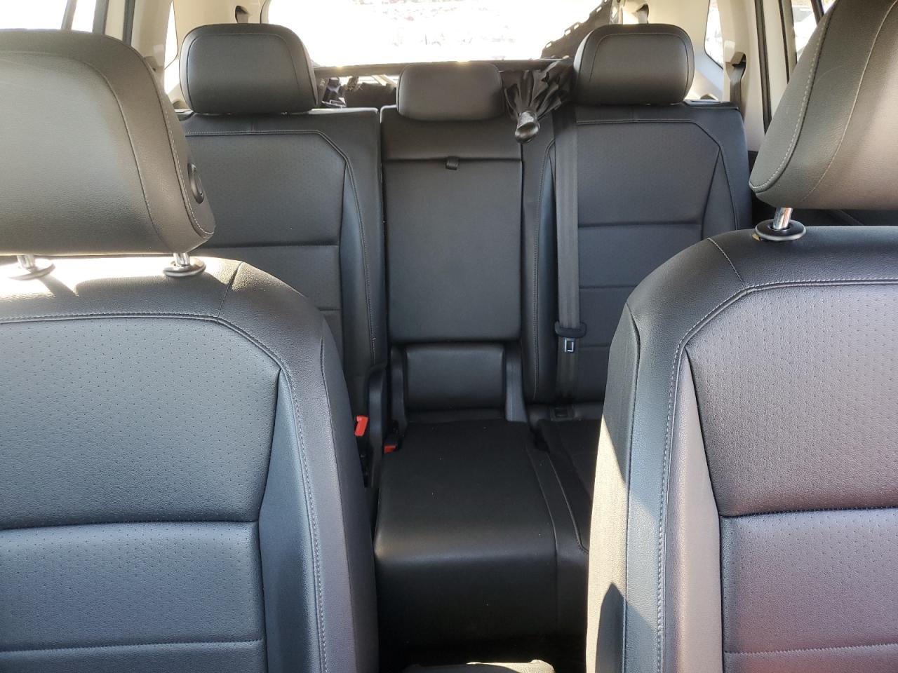 2020 Volkswagen Tiguan - Image 10