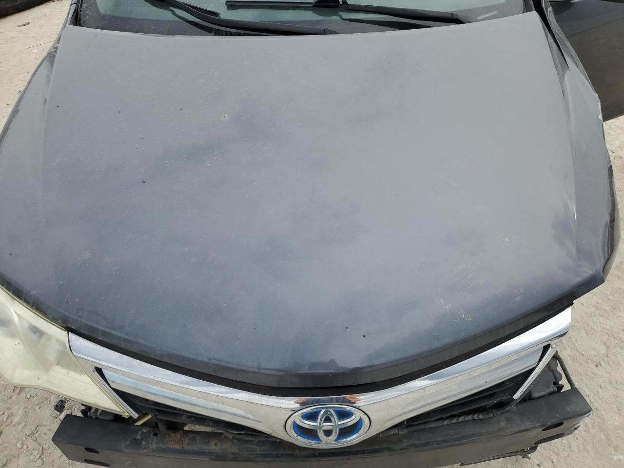 2012 Toyota Camry - Image 12