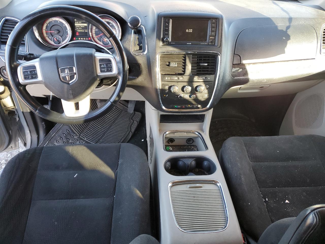 2016 Dodge Caravan - Image 8