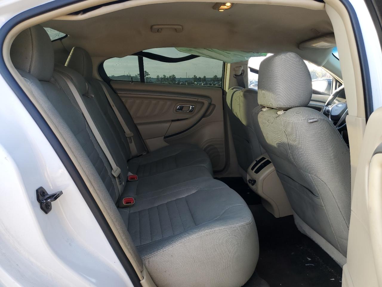 2013 Ford Taurus - Image 10