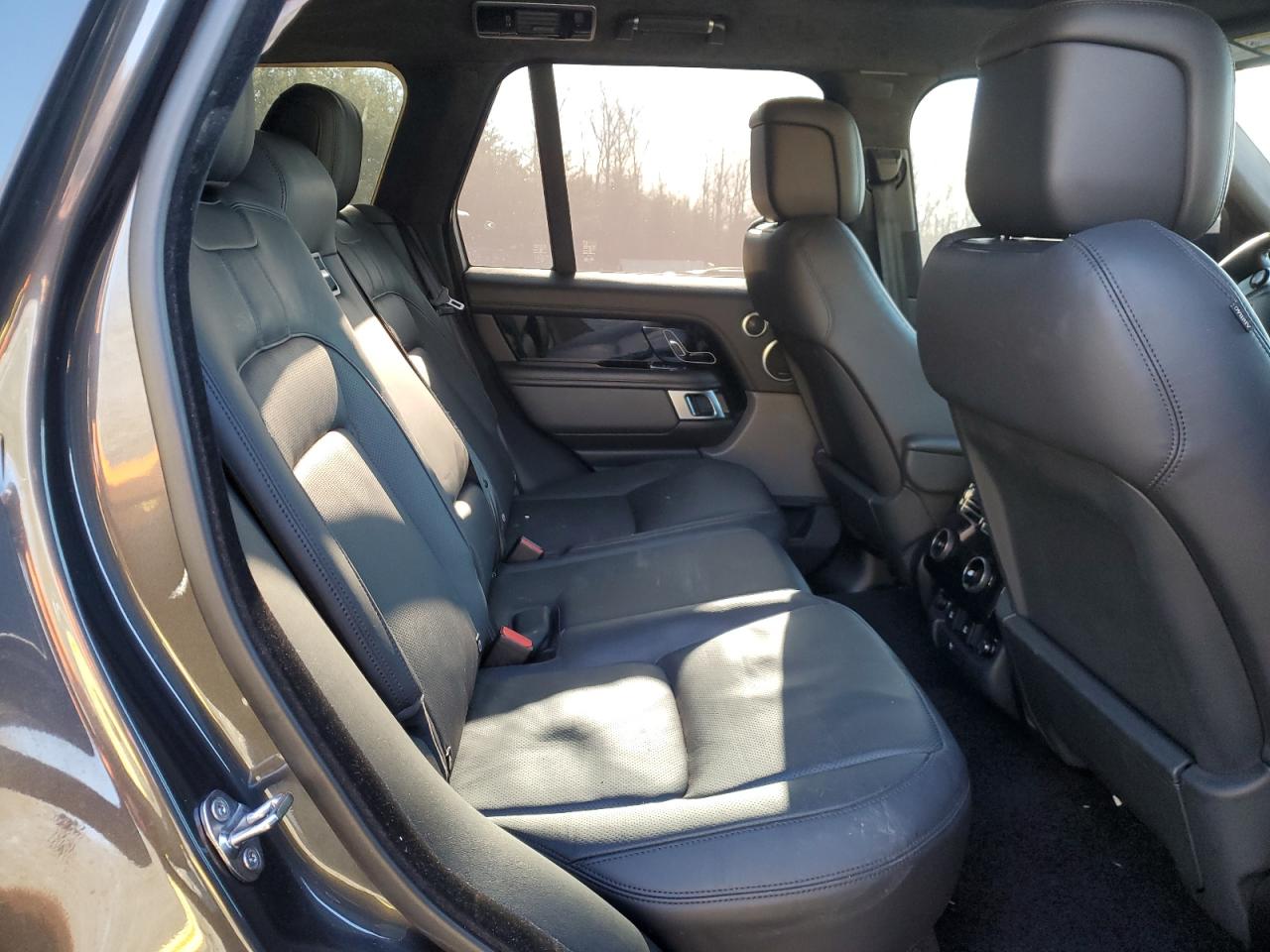 2019 Land Rover Range Rover - Image 11