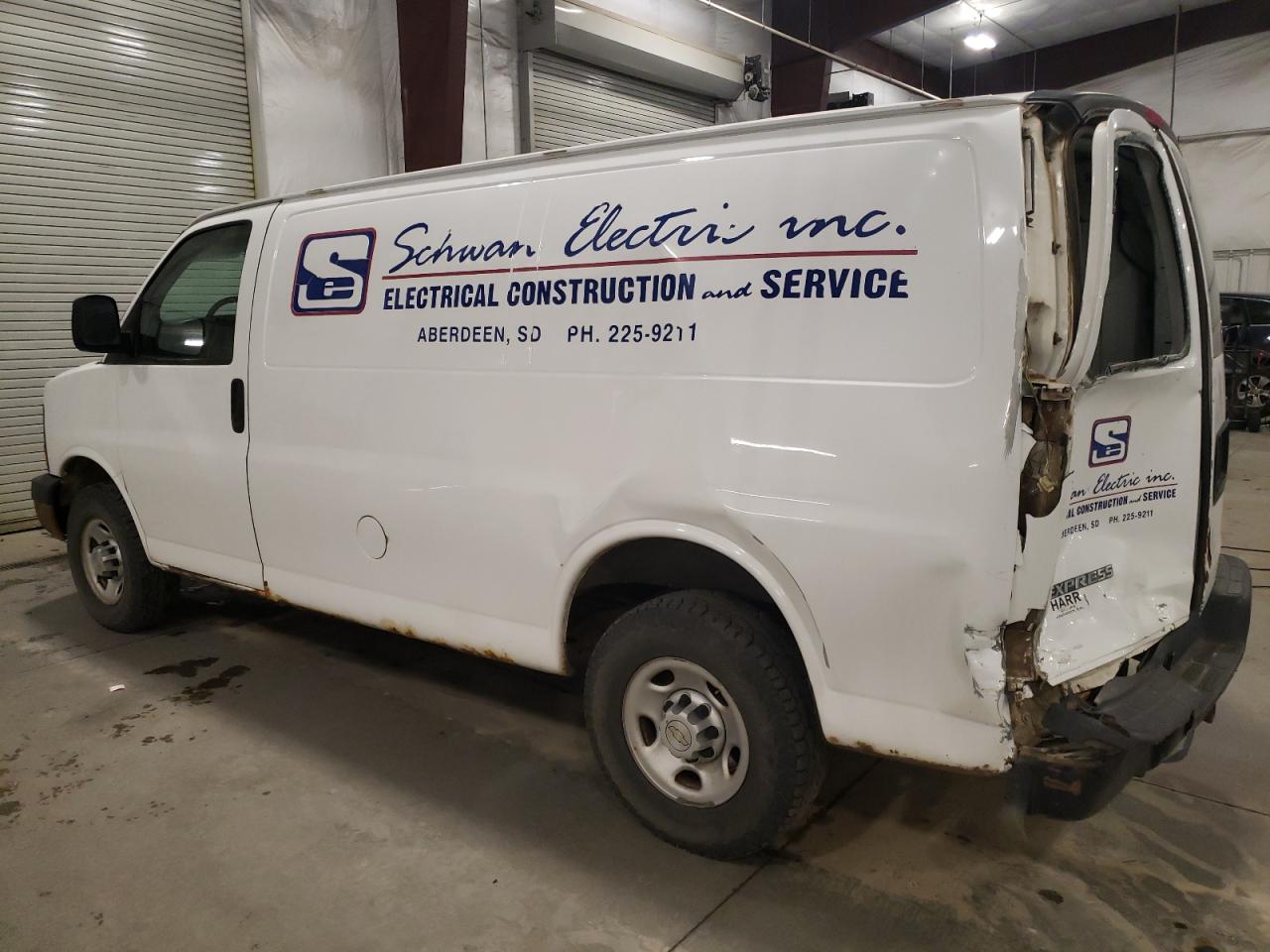 2007 Chevrolet Express - Image 2