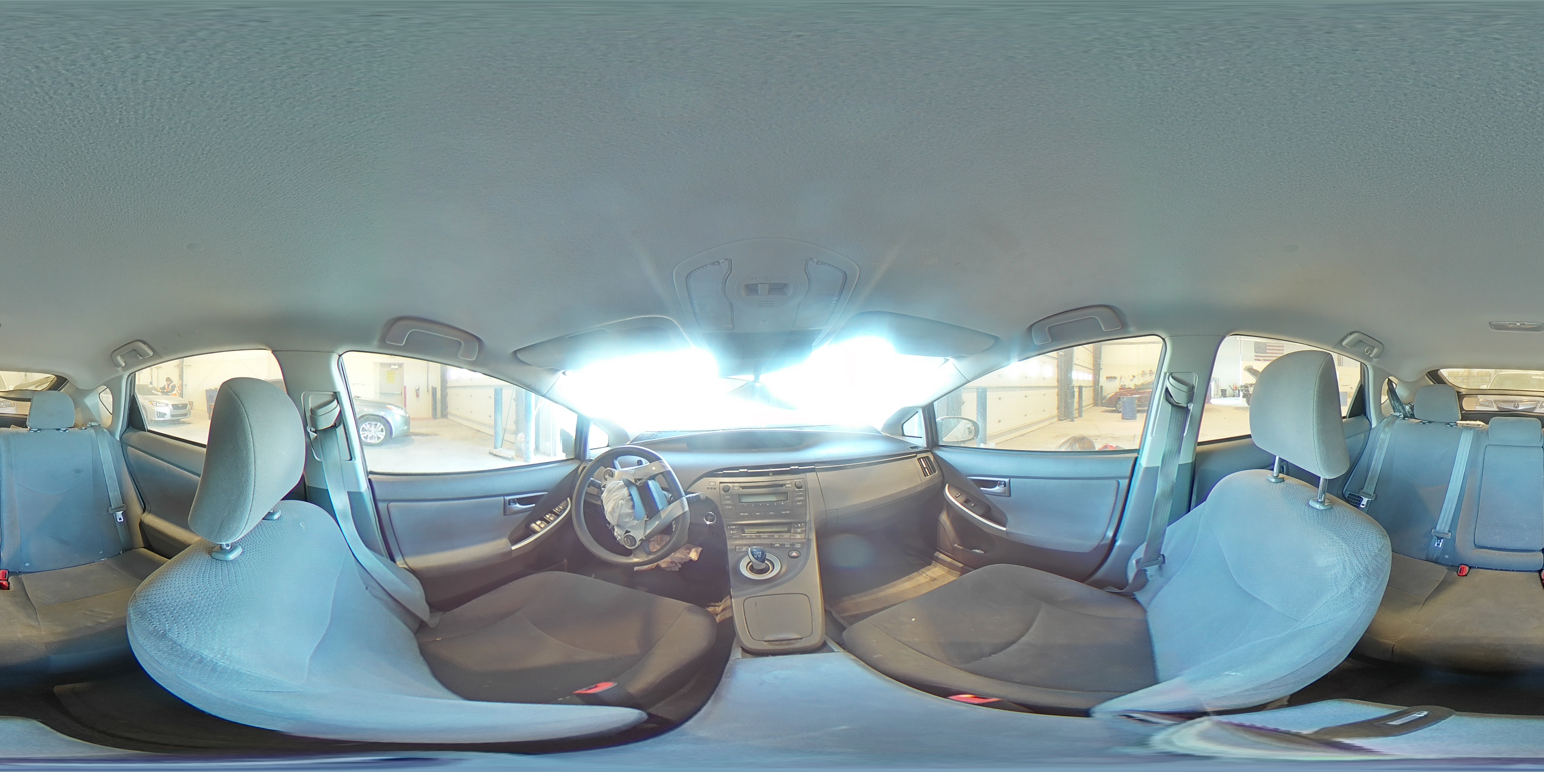 2010 Toyota Prius - Image 13