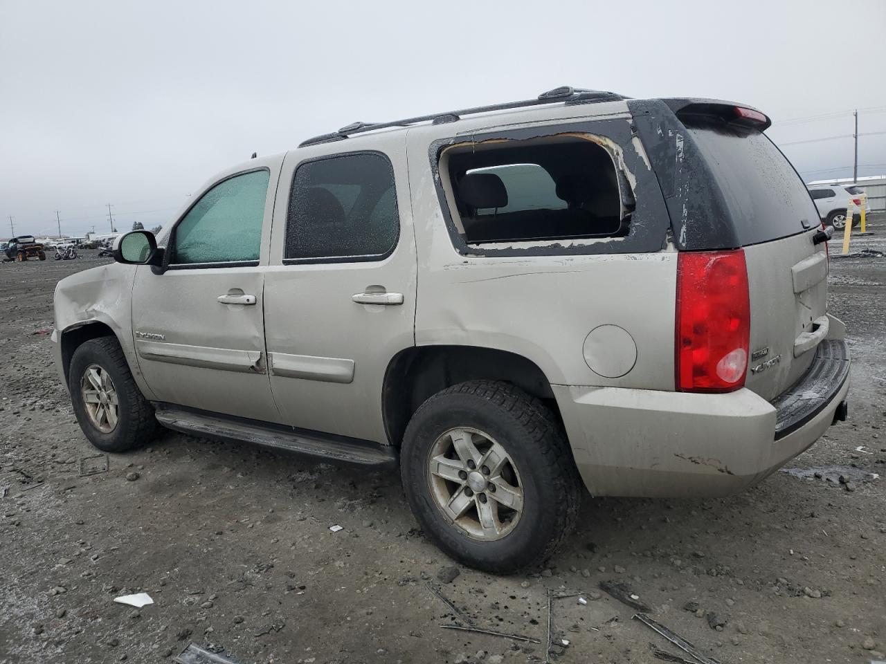 2009 GMC Yukon - Image 2
