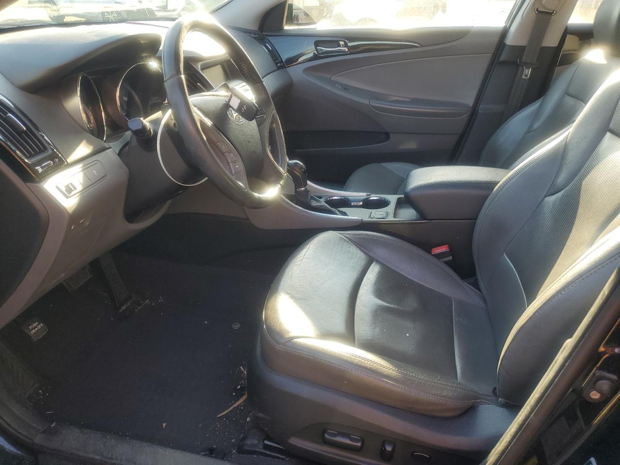 2011 Hyundai Sonata - Image 7