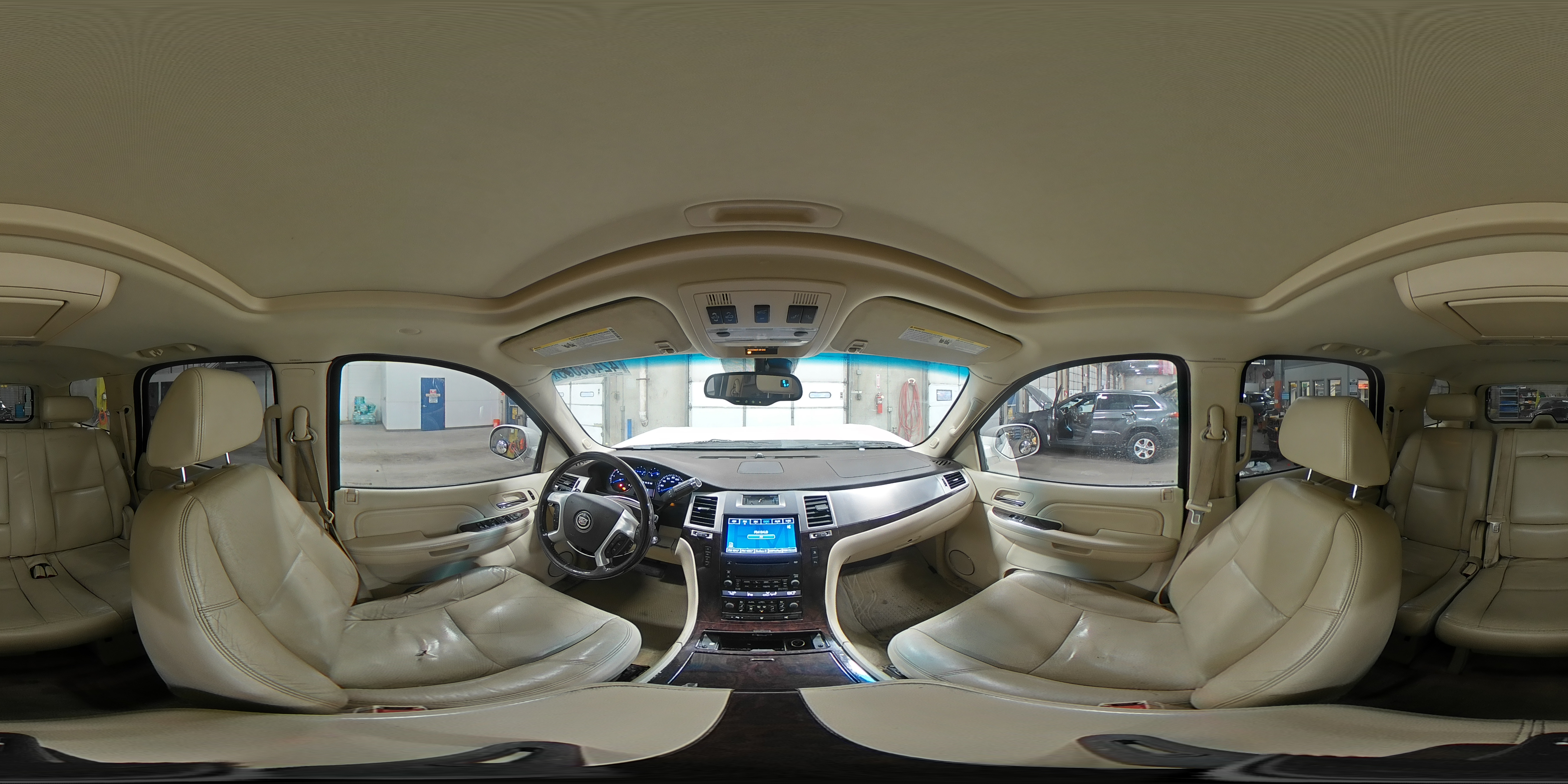 2008 Cadillac Escalade - Image 13