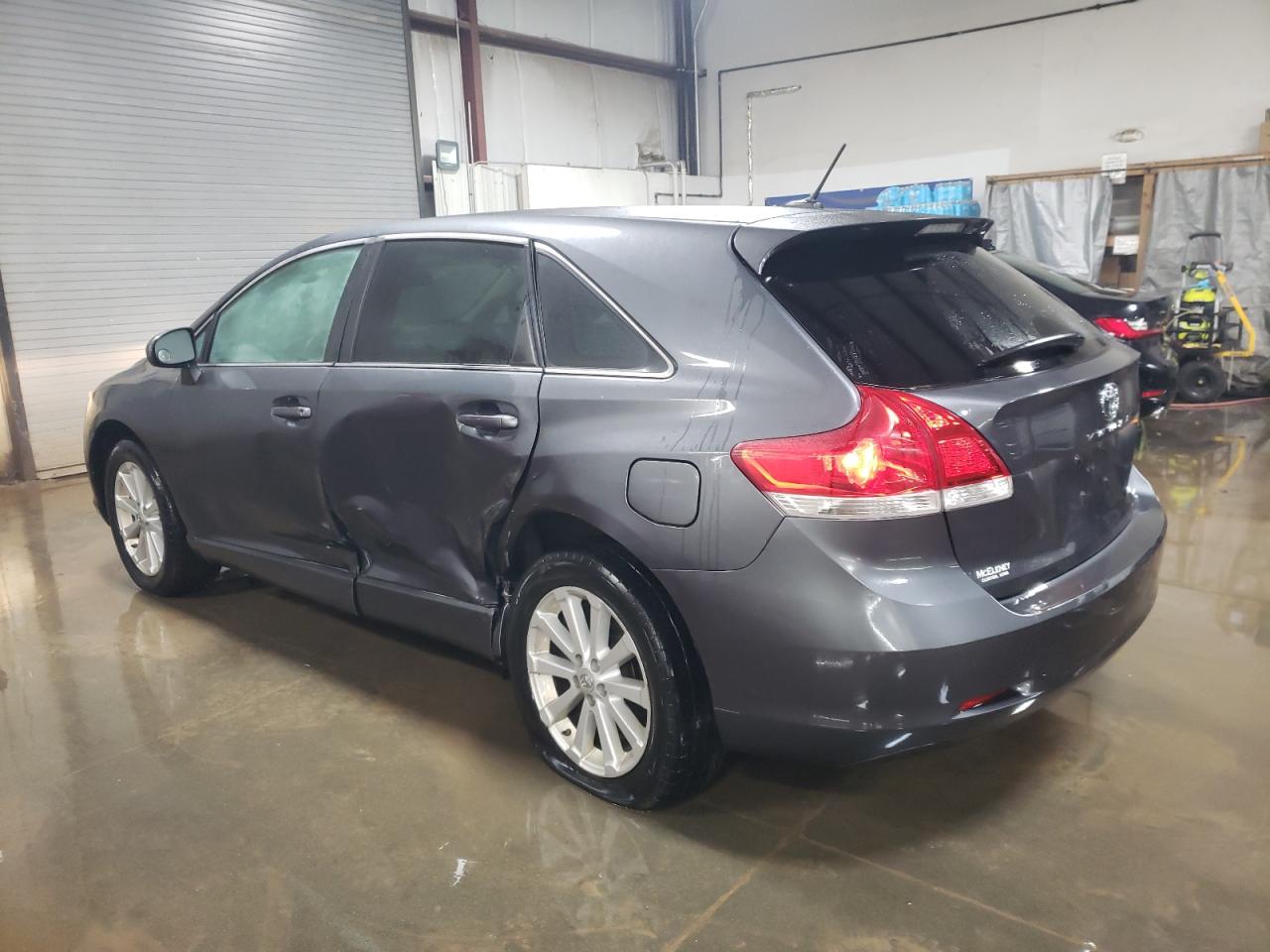 2010 Toyota Venza - Image 2