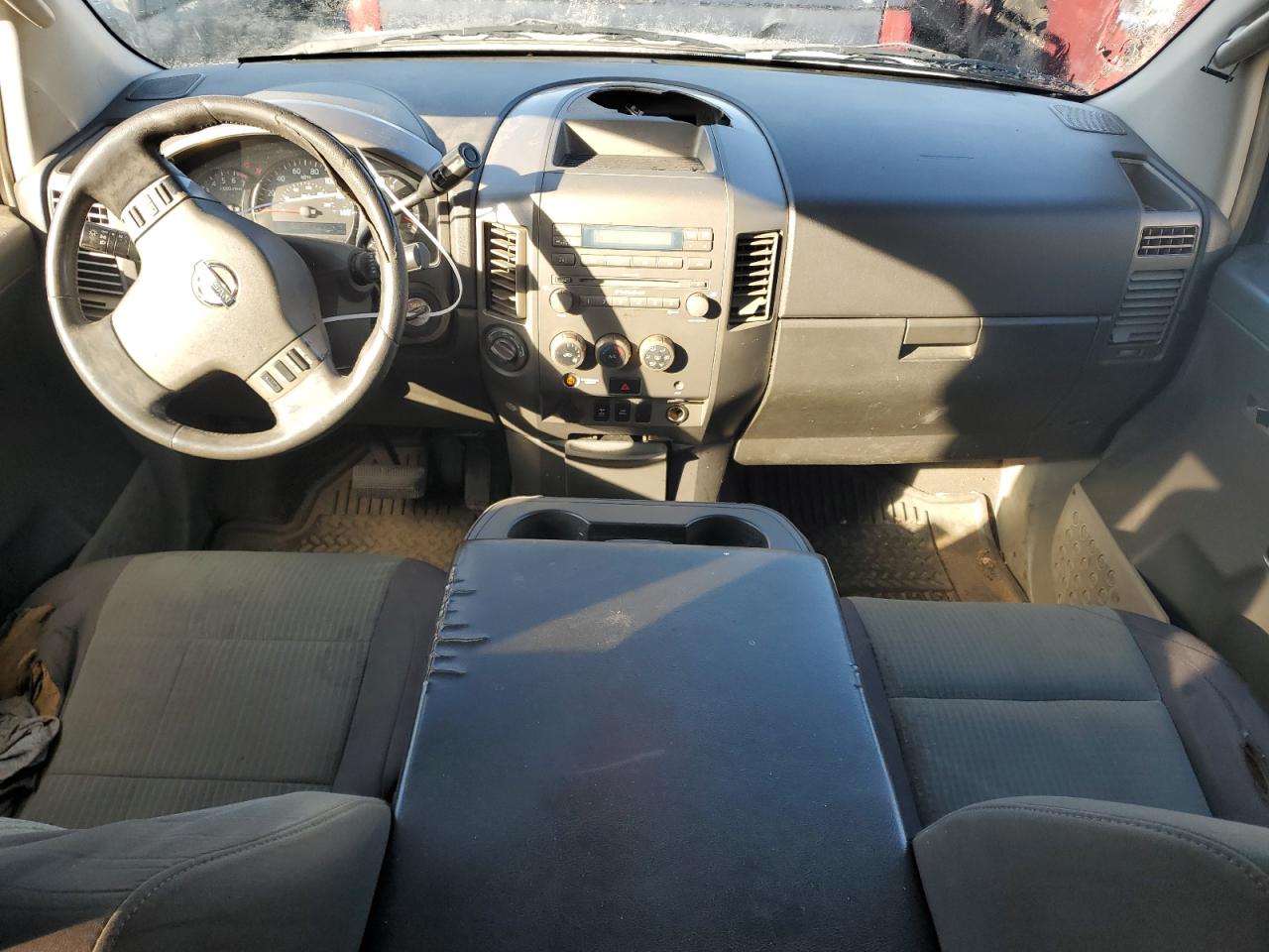 2004 Nissan Titan - Image 8