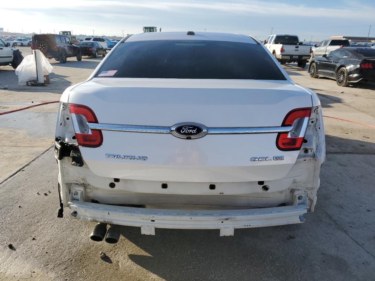2012 Ford Taurus - Image 6
