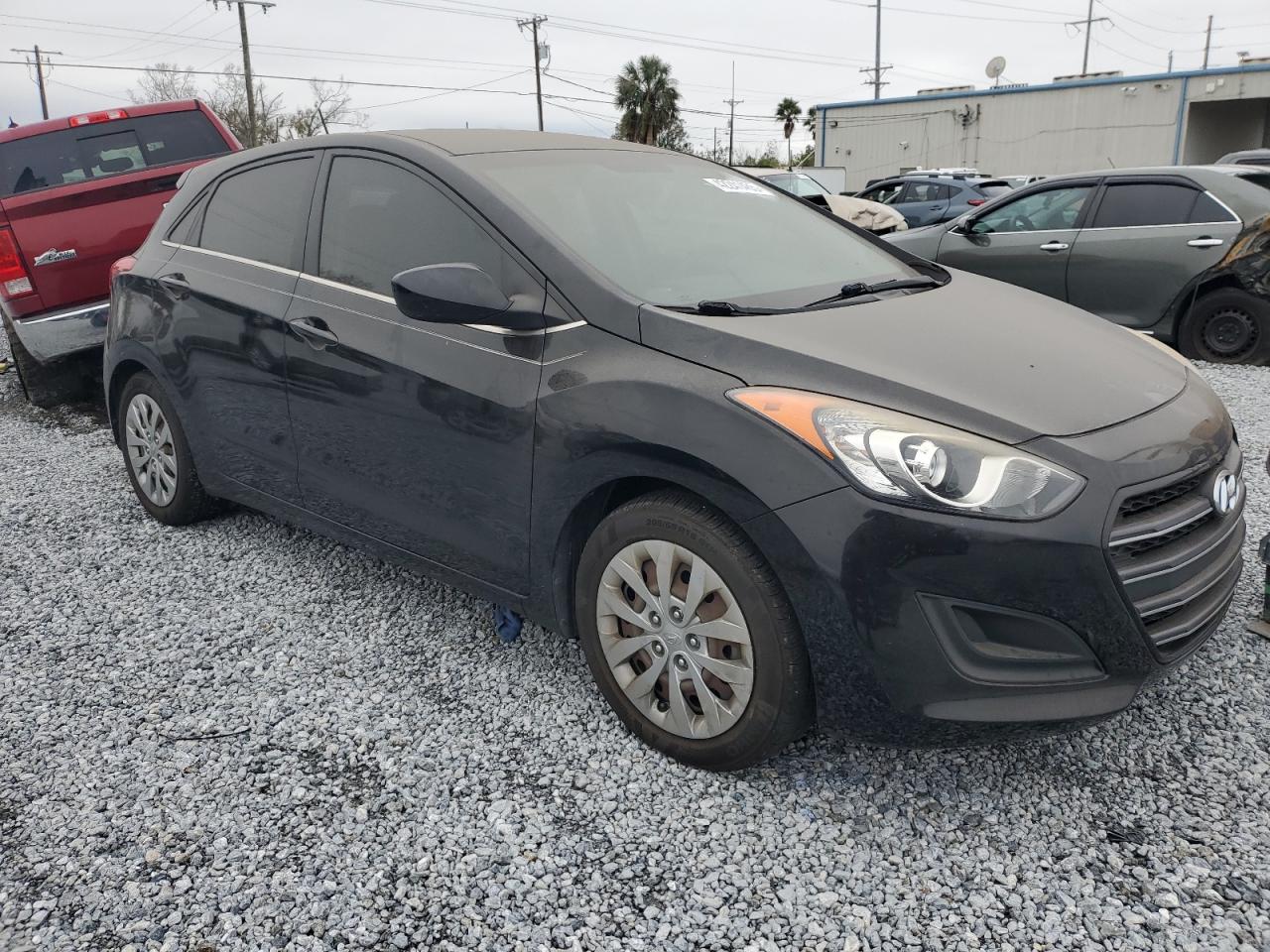 2017 Hyundai Elantra - Image 4