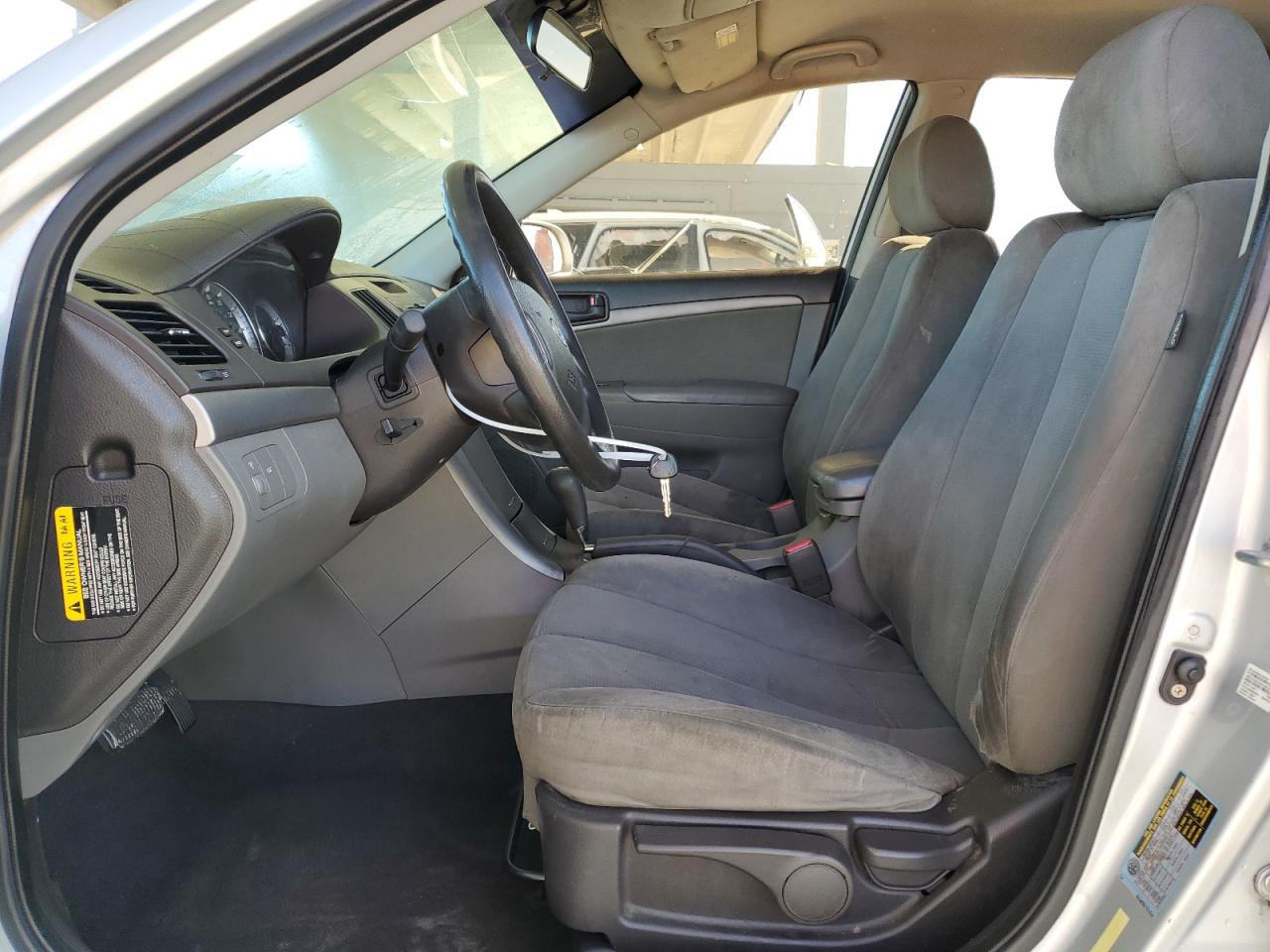 2010 Hyundai Sonata - Image 7